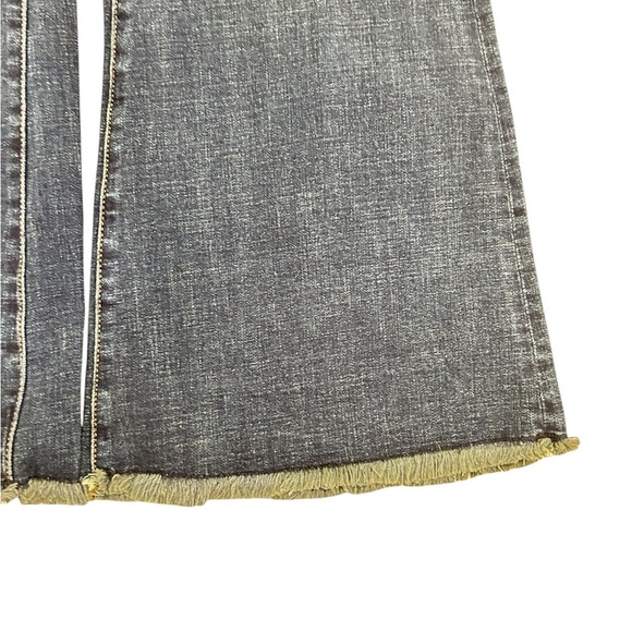 Liverpool LA  button fly mid tone flared frayed hem Blue Jeans size 10/30 - Picture 3 of 8